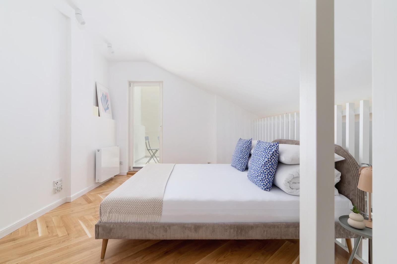 Apartment With Balcony - Rejtana 10 *