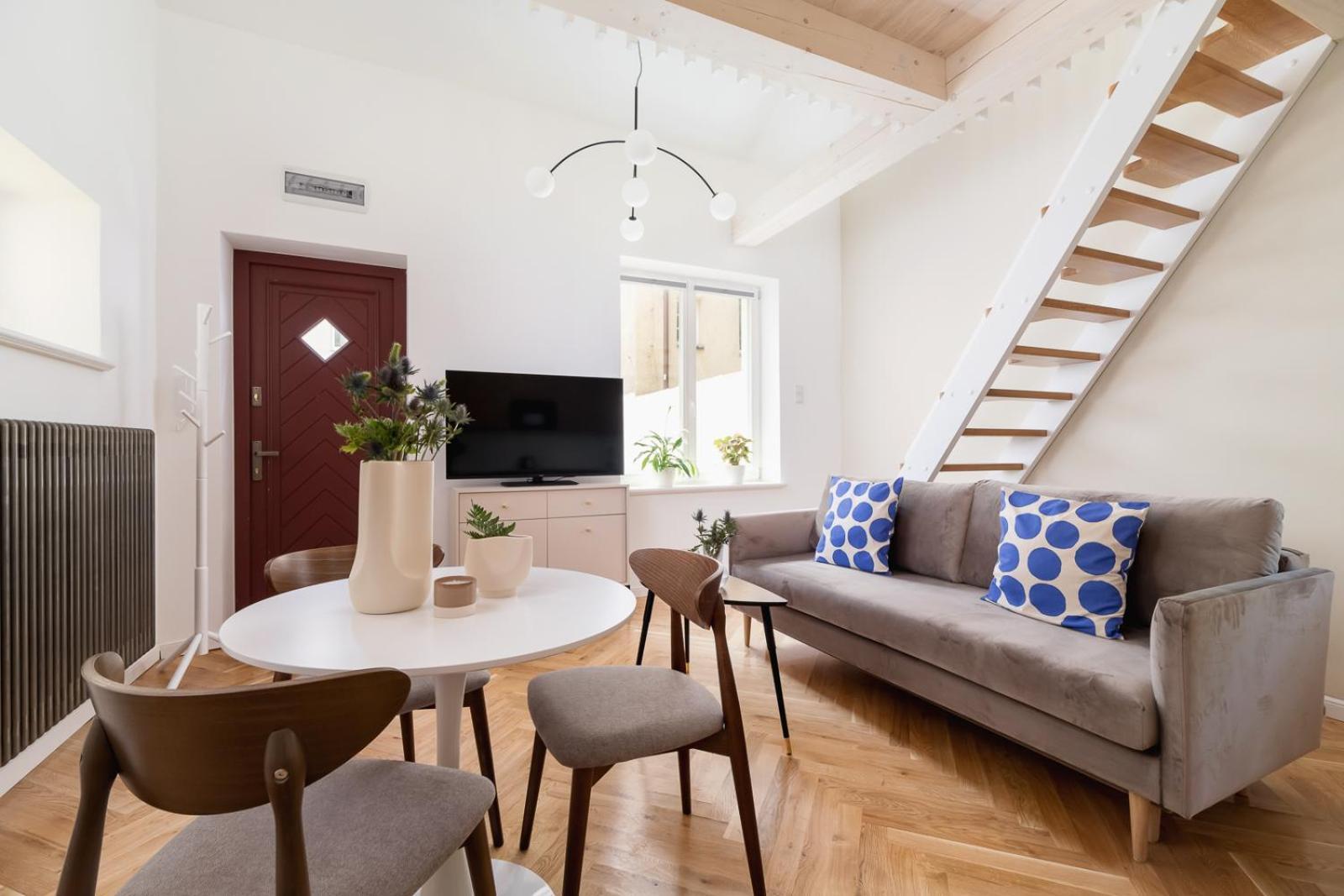 Apartment With Balcony - Rejtana 10 *